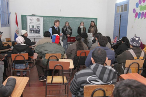 Estudiantes participaron de la charla sobre el servicio que ofrecen los facilitadores judiciales