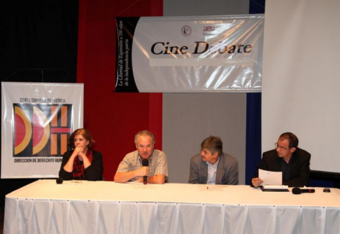 La coordinadora del Museo de la Justicia, Rosa Palau, Rogelio Goiburú, el magistrado José Agustín Fernández y el doctor José Rolón Luna durante el debate