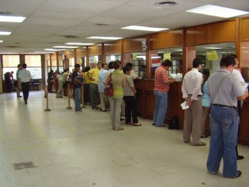 Se realizan trabajos para brindar mayor seguridad en el edificio donde funciona el Registro Único del Automotor