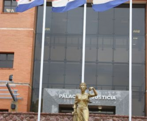 Fachada del Palacio de Justicia de Concepción donde se realizó la reunión de programación de jornadas de capacitación