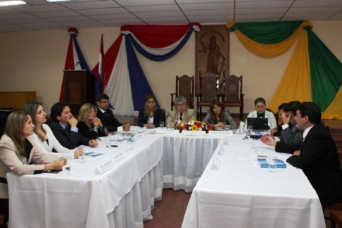 Paraguay y Brasil acuerdan intercambiar reos