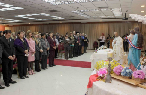 Momento de la celebración eucarística conmemorando el día de María Auxiliadora.