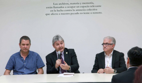 El titular del museo, Agustin Fernández, agradeció a los autores e instó a que continúen con los lanzamientos y las obras.