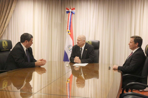 Autoridades de la Corte Suprema de Justicia se reunieron con el Representante de la OEA en Paraguay.