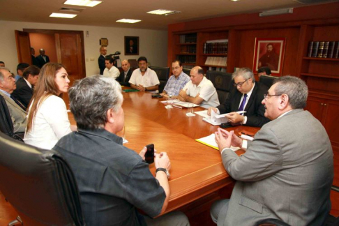 El presidente de la Corte Suprema de Justicia, doctor Antonio Fretes, encabezó la reunión de la comisión interinstitucional.