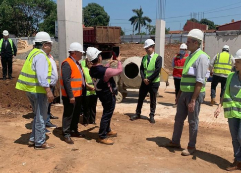 Ministro Jiménez Rolón supervisó avance de obra en Fernando de la Mora