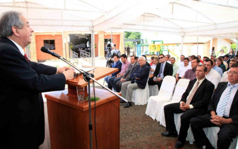 El ministro Raúl Torres Kirmser durante la inauguración del Juzgado de Paz de Vaquería.