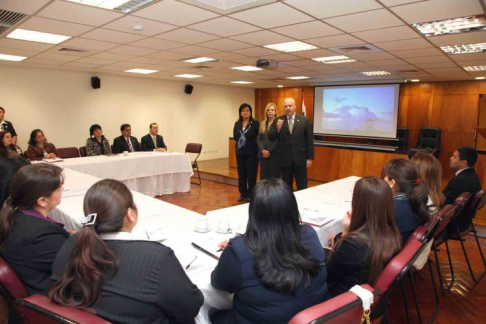 Representantes de circunscripciones fueron capacitados sobre las funciones de la Dirección General de Garantías Constitucionales.