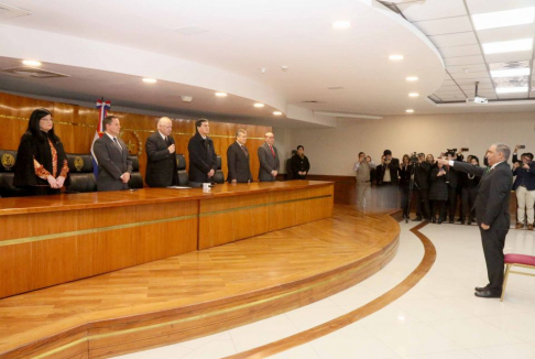 Autoridades de la CSJ tomaron juramento al nuevo Defensor General.