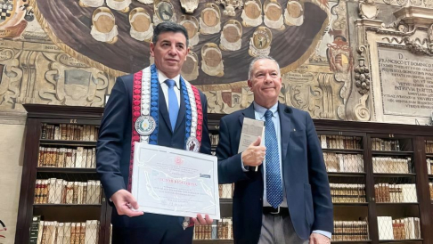 Ministro de la CSJ Víctor Ríos Ojeda recibió título posdoctoral en Bolonia, Italia