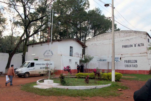 Fachada de la Penitenciaria de Cuidad del Este.